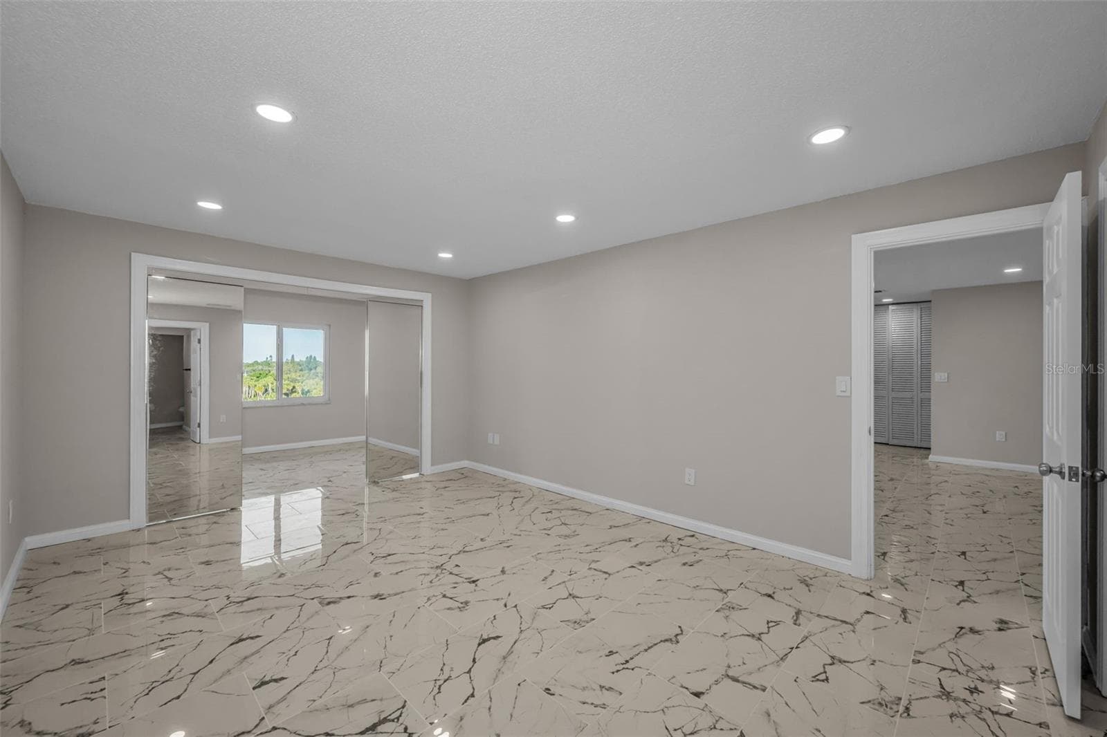 Master Bedroom with Flex space - 100 BLUFF VIEW DR #604C, BELLEAIR BLUFFS