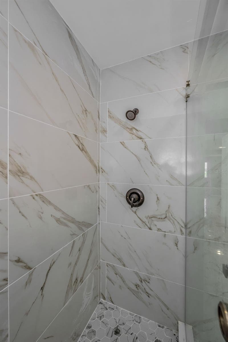 Master Shower - 100 BLUFF VIEW DR #604C, BELLEAIR BLUFFS