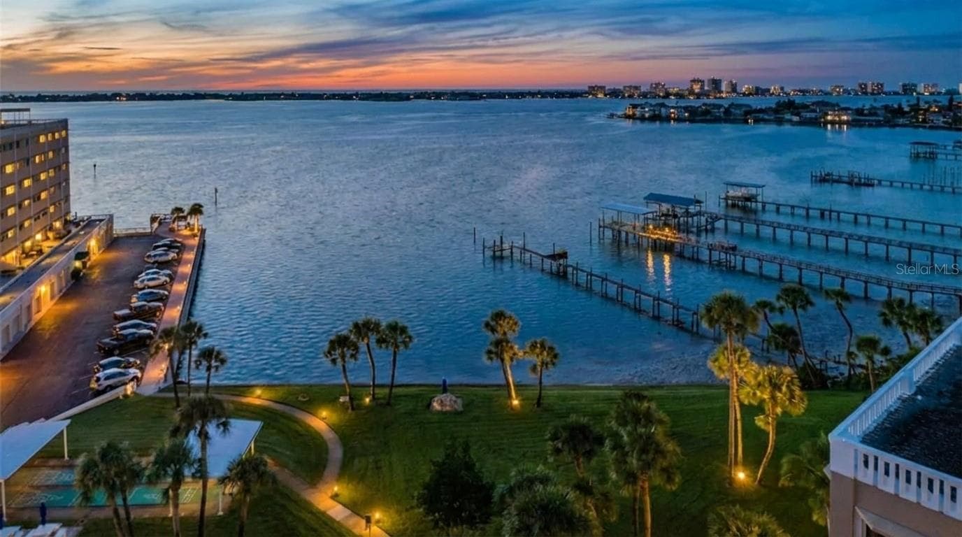 Enjoy sunset from landscaped areas - 100 BLUFF VIEW DR #604C, BELLEAIR BLUFFS
