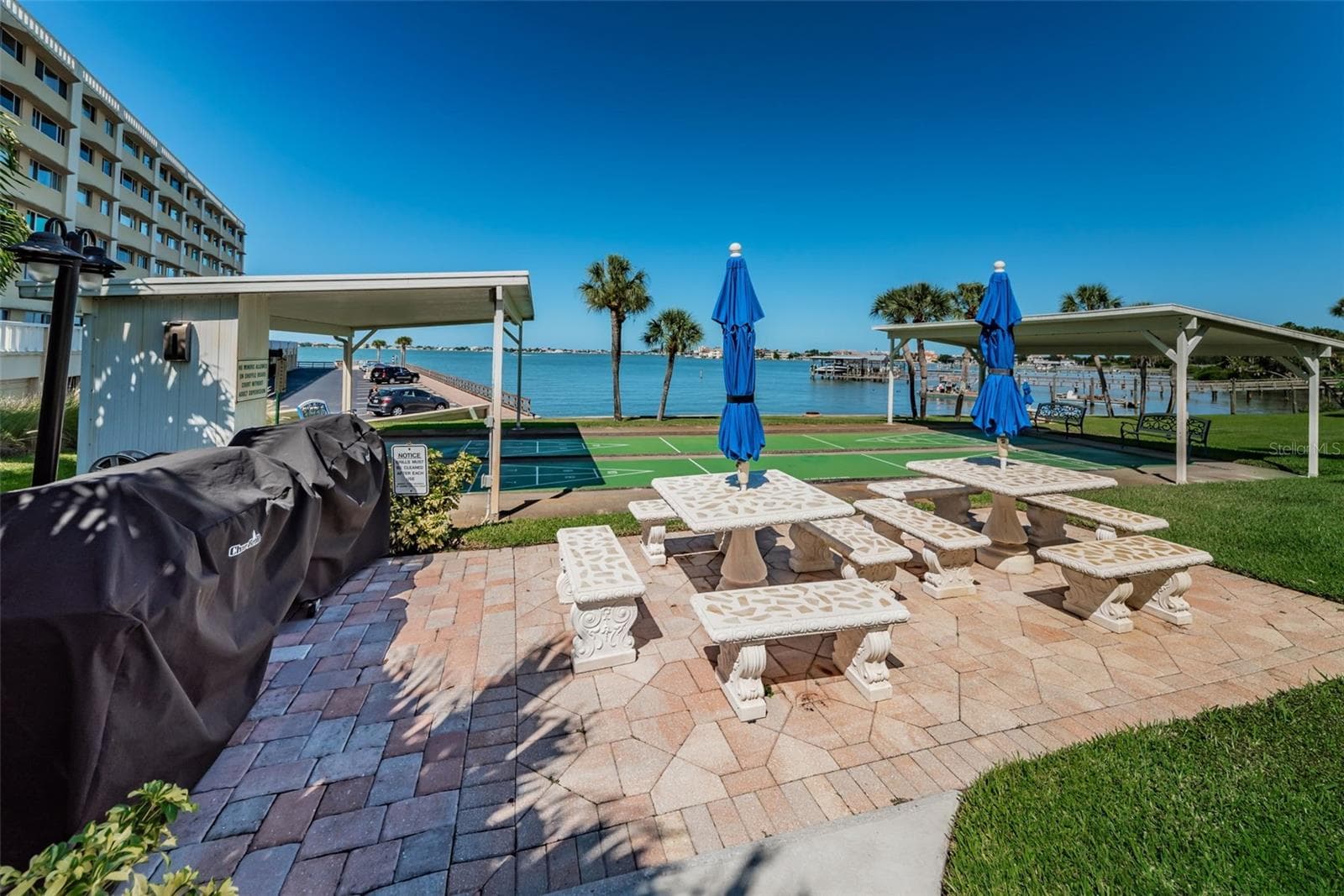 Place to Picnic - 100 BLUFF VIEW DR #604C, BELLEAIR BLUFFS