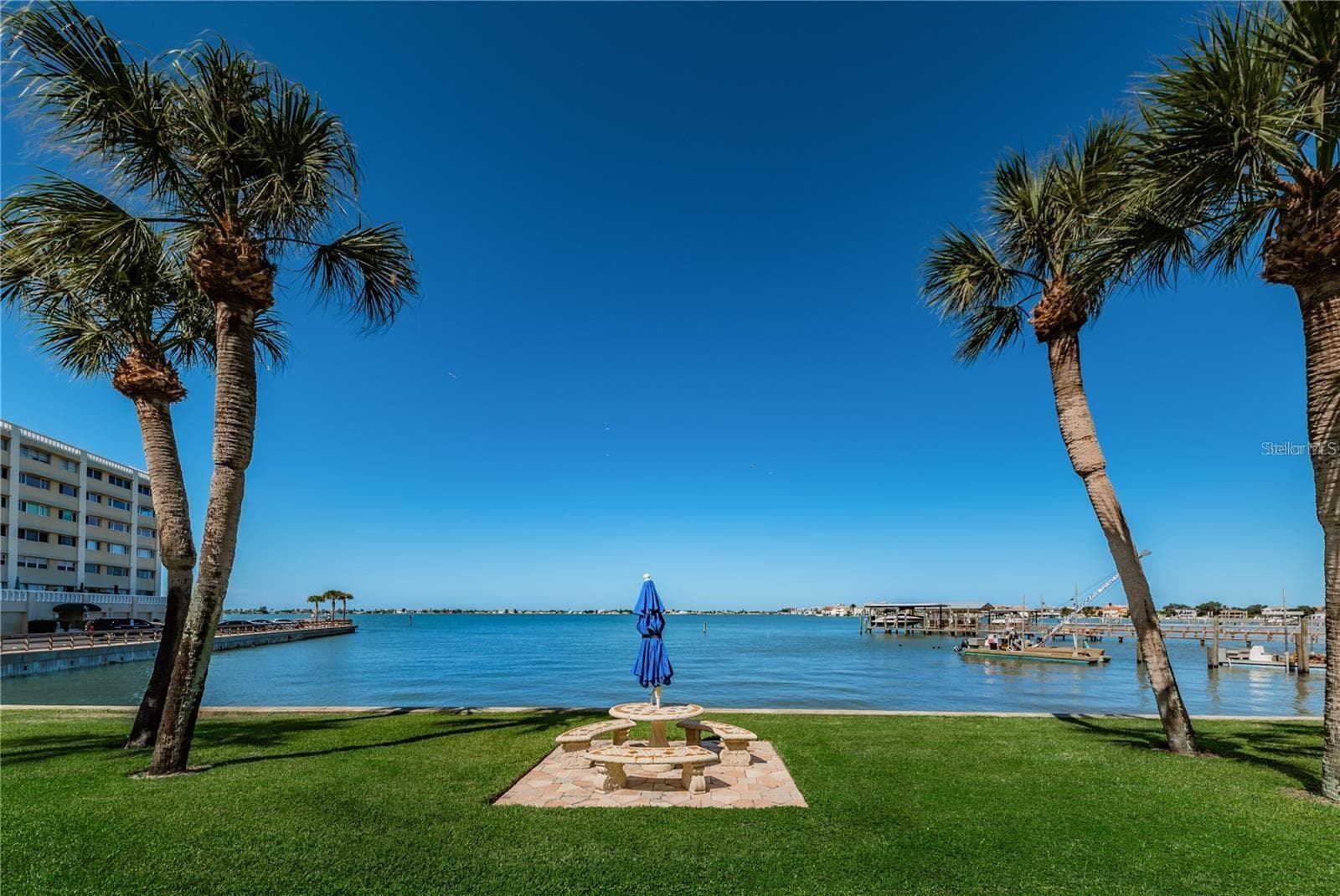 Picnic and enjoy View - 100 BLUFF VIEW DR #604C, BELLEAIR BLUFFS