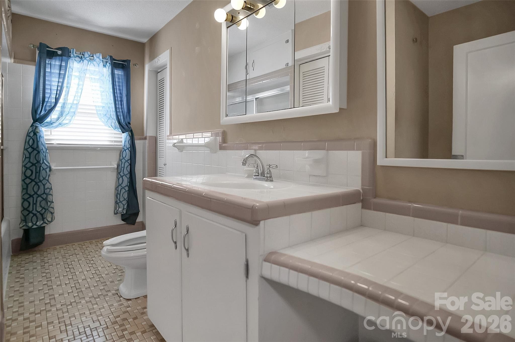 Single Family Residence at 3021 Davis Park Road, Gastonia, photo 22 of 39
