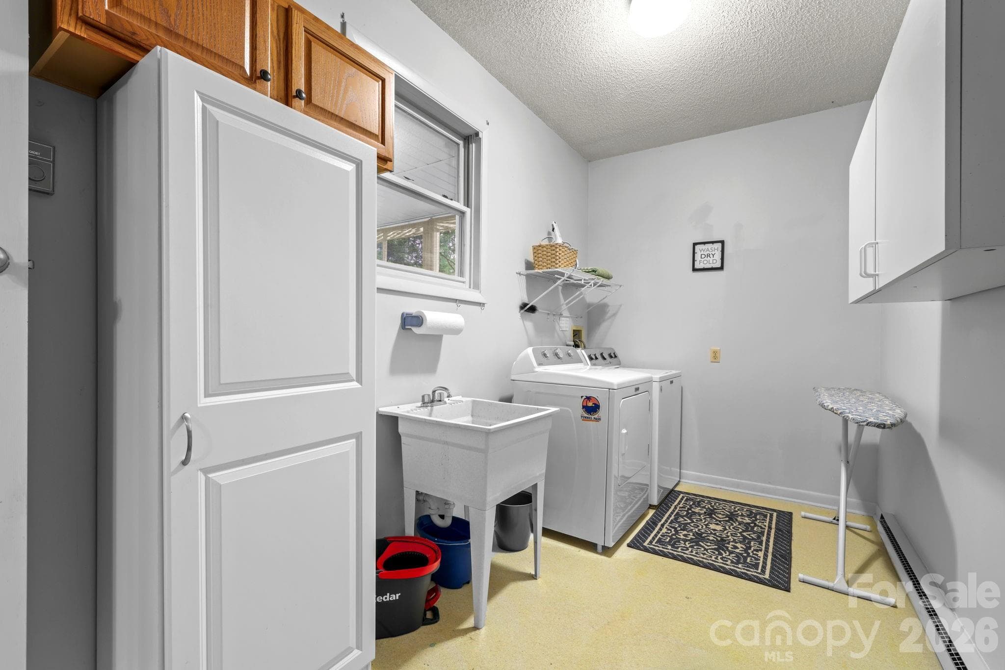 Laundry/Mudroom off of dining room - 98 Pensacola Avenue, Arden