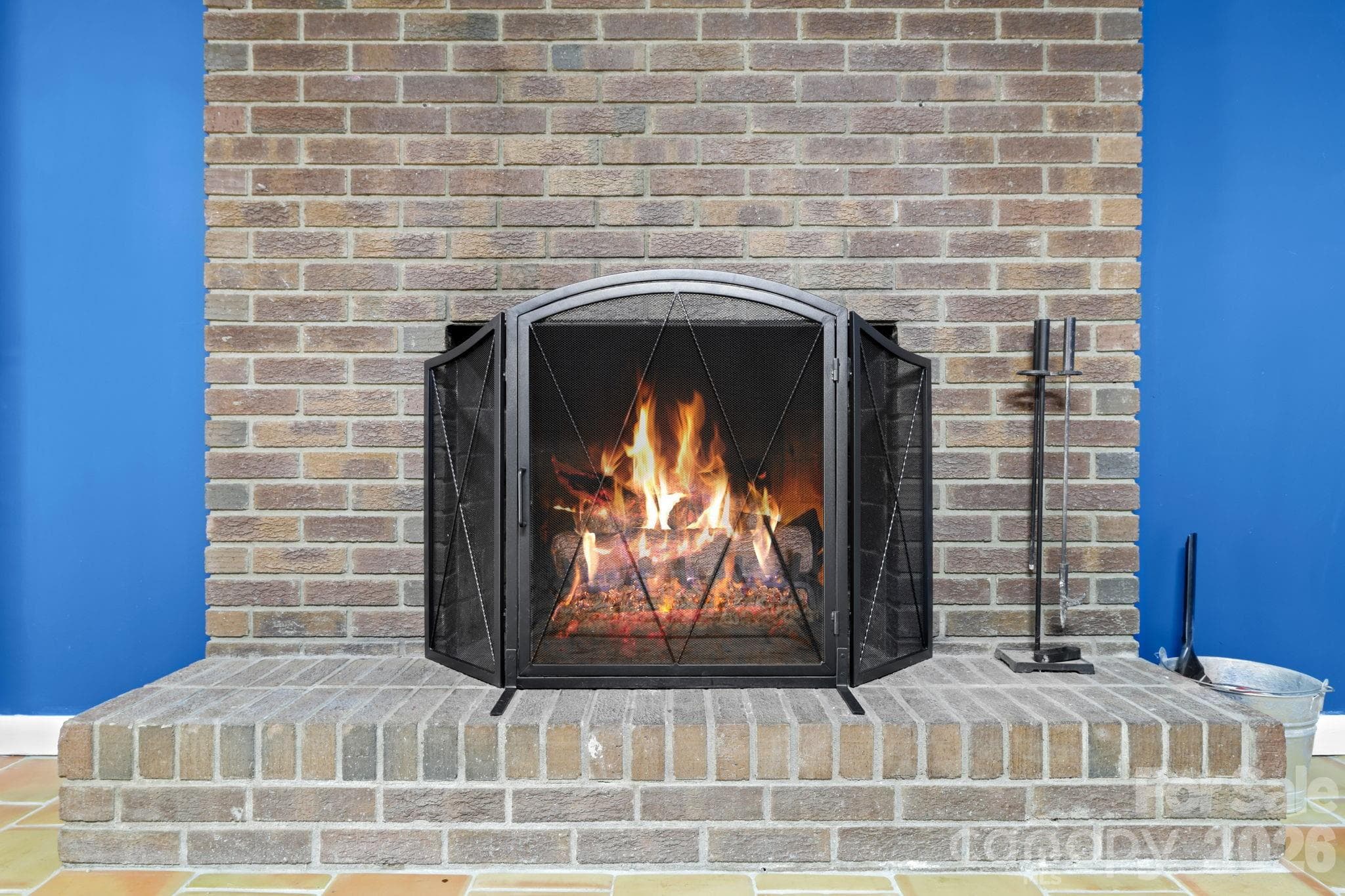Woodburning Fireplace - 98 Pensacola Avenue, Arden