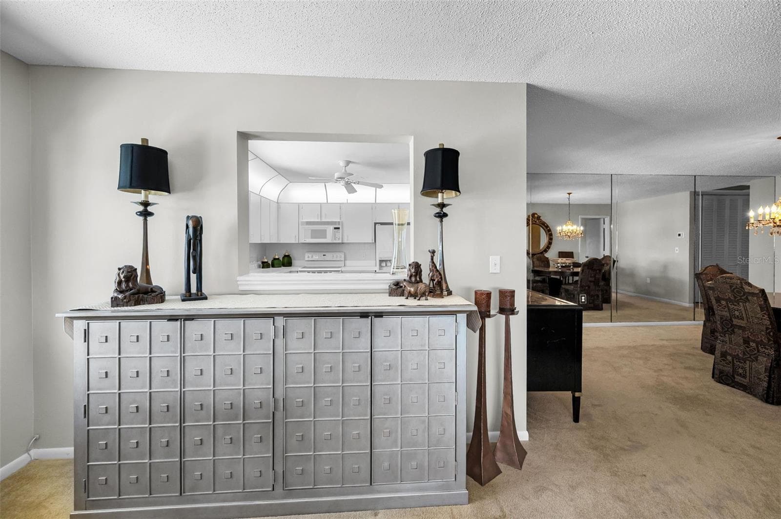 Pass thru to kitchen - 100 BLUFF VIEW DR #514C, BELLEAIR BLUFFS