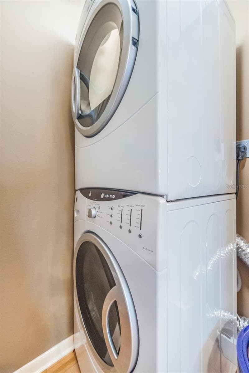 Inside laundry - 100 BLUFF VIEW DR #514C, BELLEAIR BLUFFS