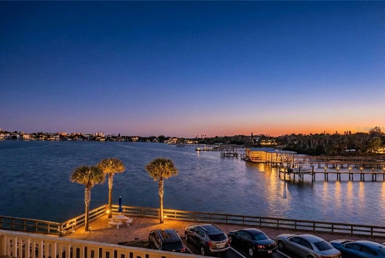 enjoy the sunsets - 100 BLUFF VIEW DR #514C, BELLEAIR BLUFFS