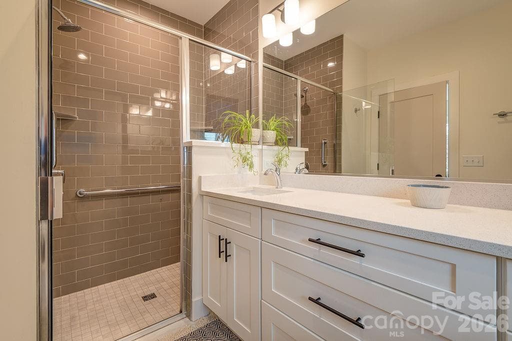 Single Family Residence at 21 Orrinel Way, Asheville, photo 17 of 36