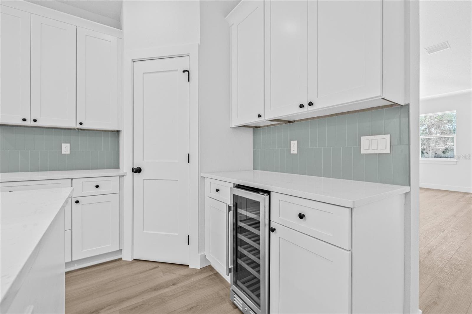 Wine refrigerator - 7617 ALVINA ST, TAMPA