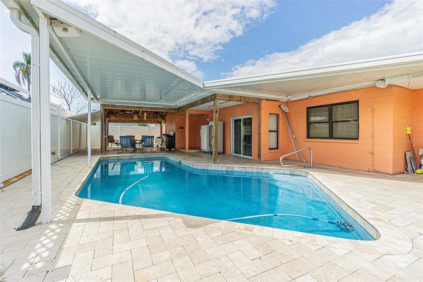 Single Family Residence at 3112 W HENRY AVE, TAMPA, photo 6 of 31