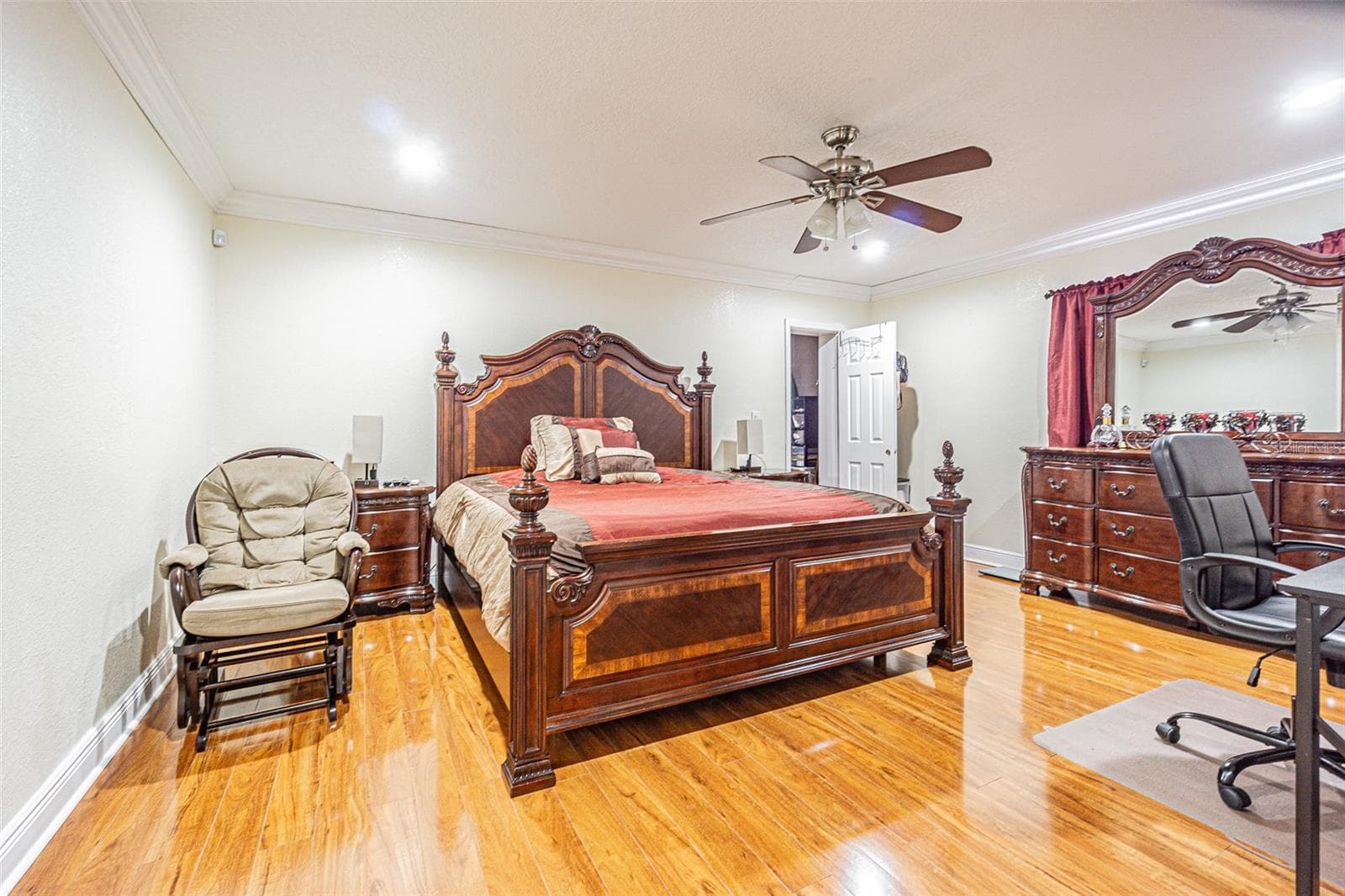 Single Family Residence at 3112 W HENRY AVE, TAMPA, photo 20 of 31