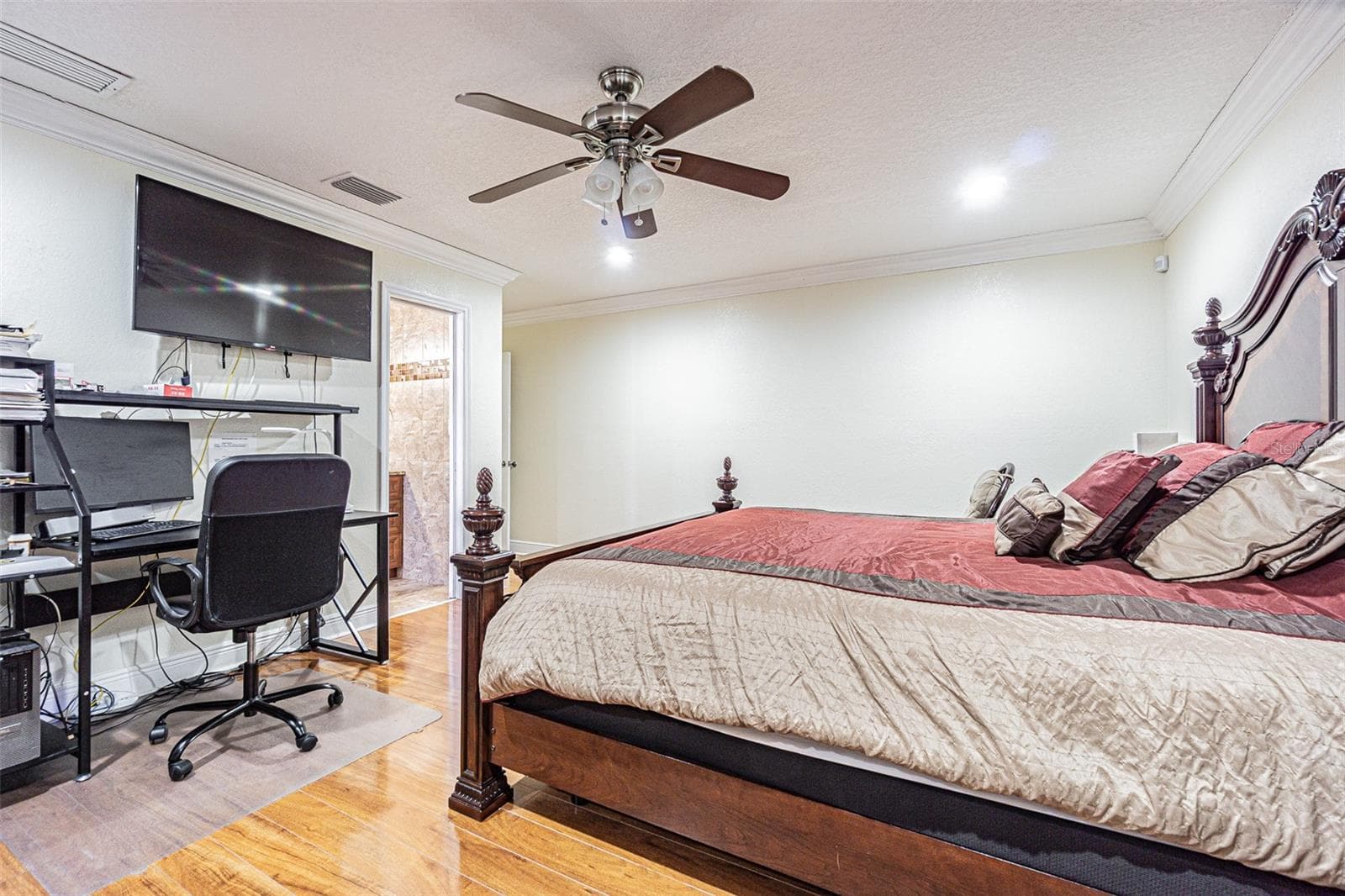 Single Family Residence at 3112 W HENRY AVE, TAMPA, photo 21 of 31