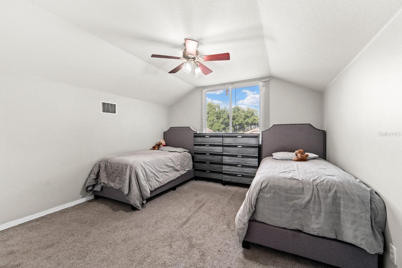 Single Family Residence at 4814 PORTOBELLO CIR, VALRICO, photo 24 of 36