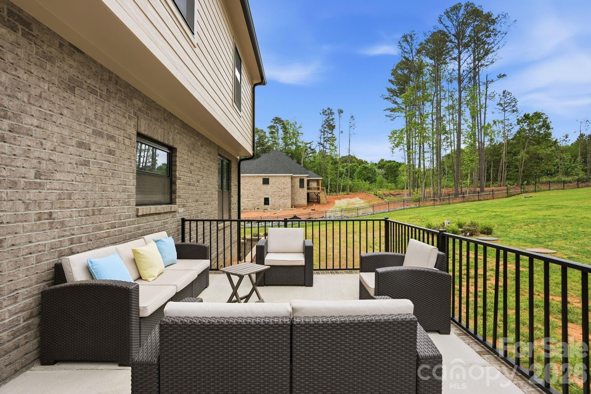 Single Family Residence at 8508 Max Meadows Drive, Charlotte, photo 8 of 48
