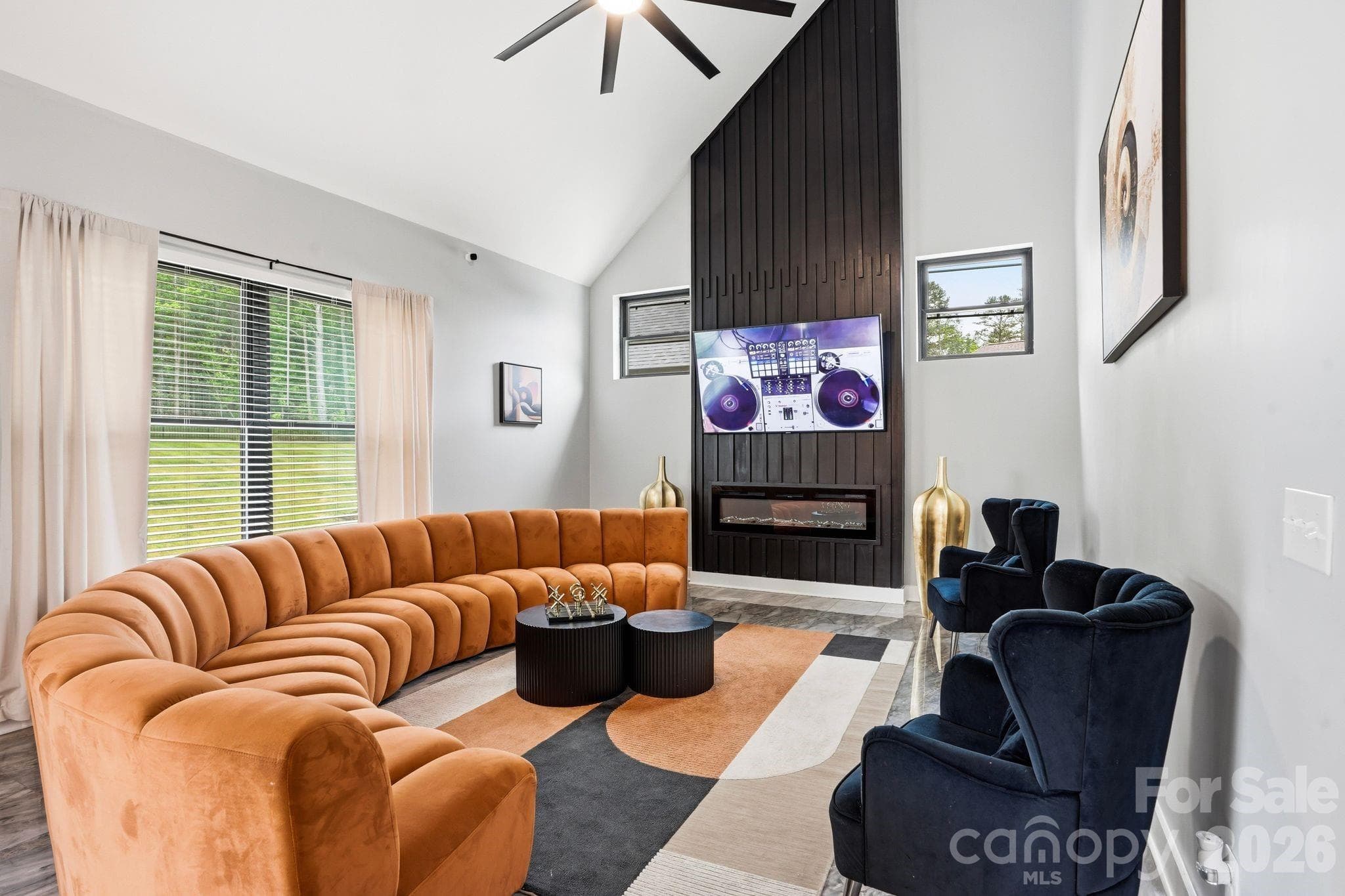 Single Family Residence at 8508 Max Meadows Drive, Charlotte, photo 10 of 48