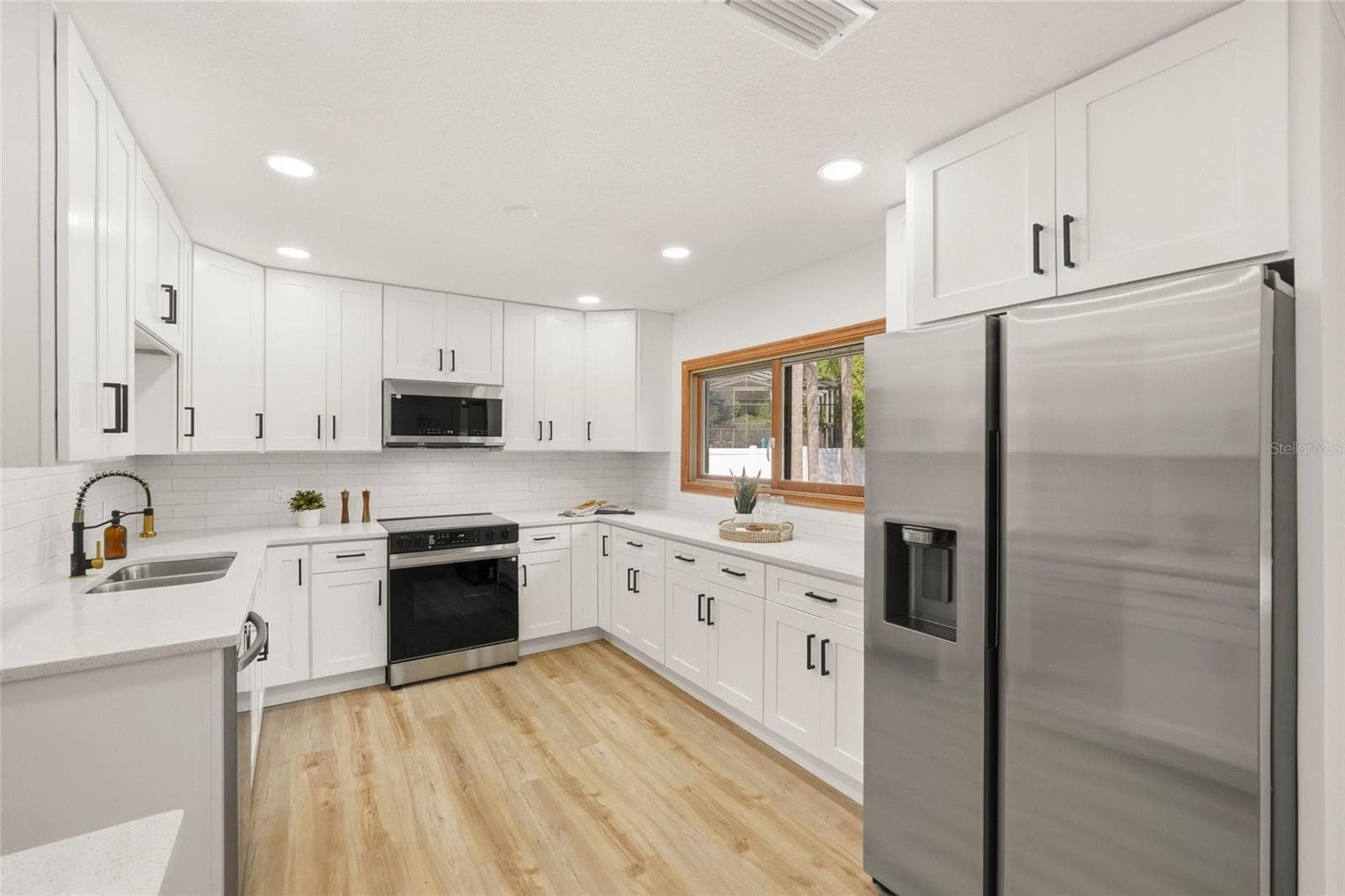 Single Family Residence at 17002 PAULA LN, LUTZ, photo 14 of 52