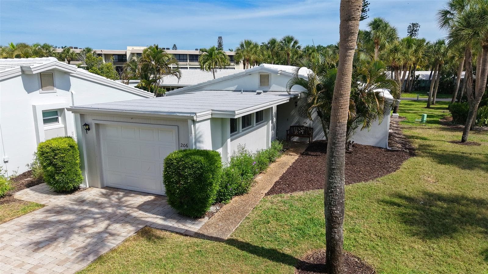 This villa features a new roof and complete 2026 pressure washing and painting. - 206 HOURGLASS WAY #V10, SARASOTA