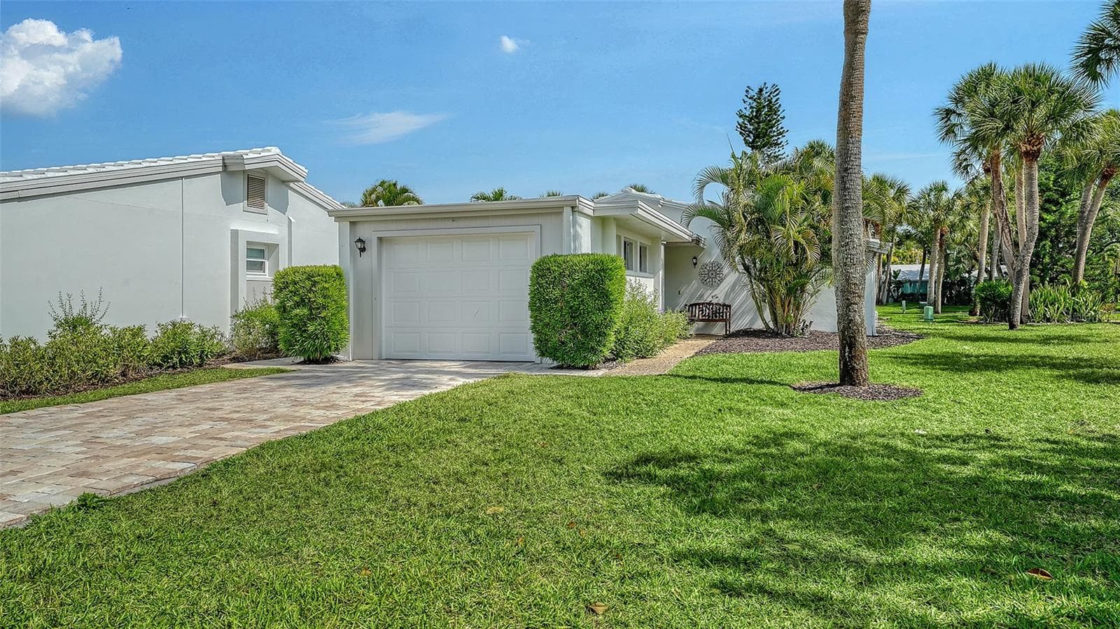 Newly refreshed brick paver driveway. - 206 HOURGLASS WAY #V10, SARASOTA