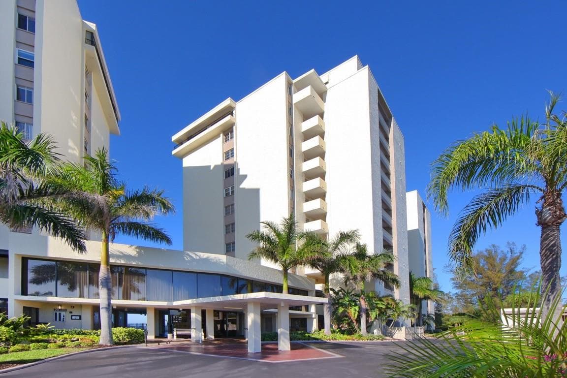 The Gulf front tower buildings. - 206 HOURGLASS WAY #V10, SARASOTA
