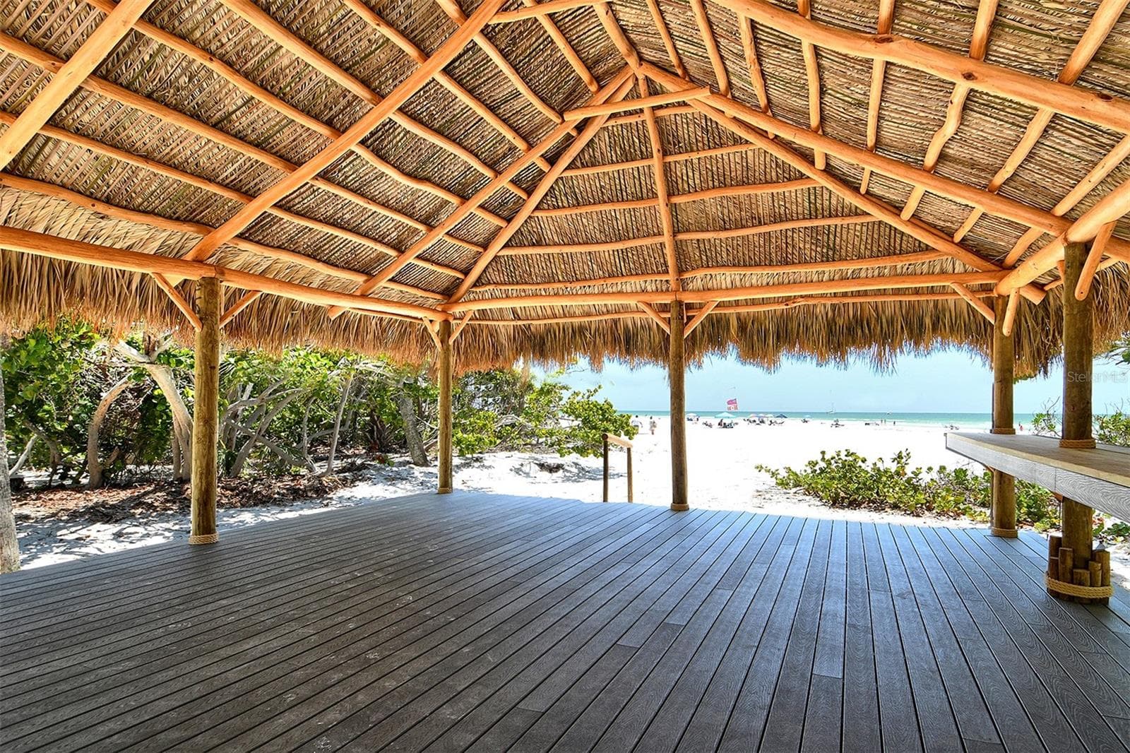 Enjoy picnics and gatherings with friends in the beachside Tiki Hut! - 206 HOURGLASS WAY #V10, SARASOTA