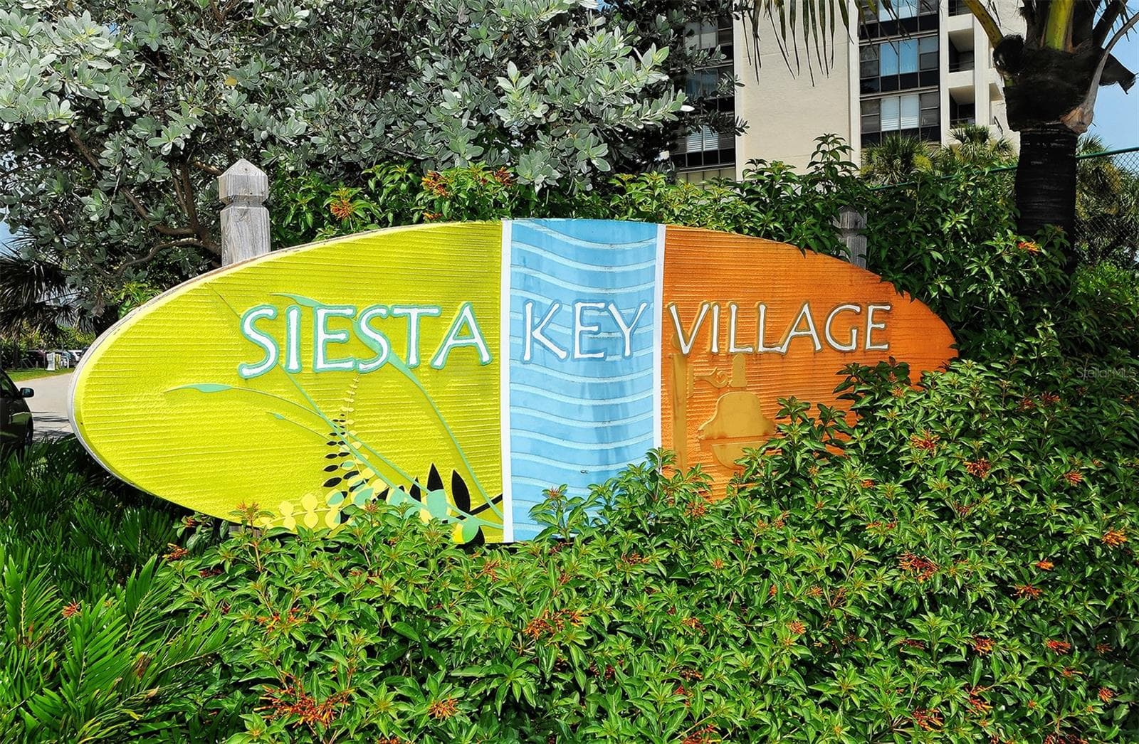 Whispering Sands is ideally located right next to the shops and restaurants of Siesta Key Village! - 206 HOURGLASS WAY #V10, SARASOTA