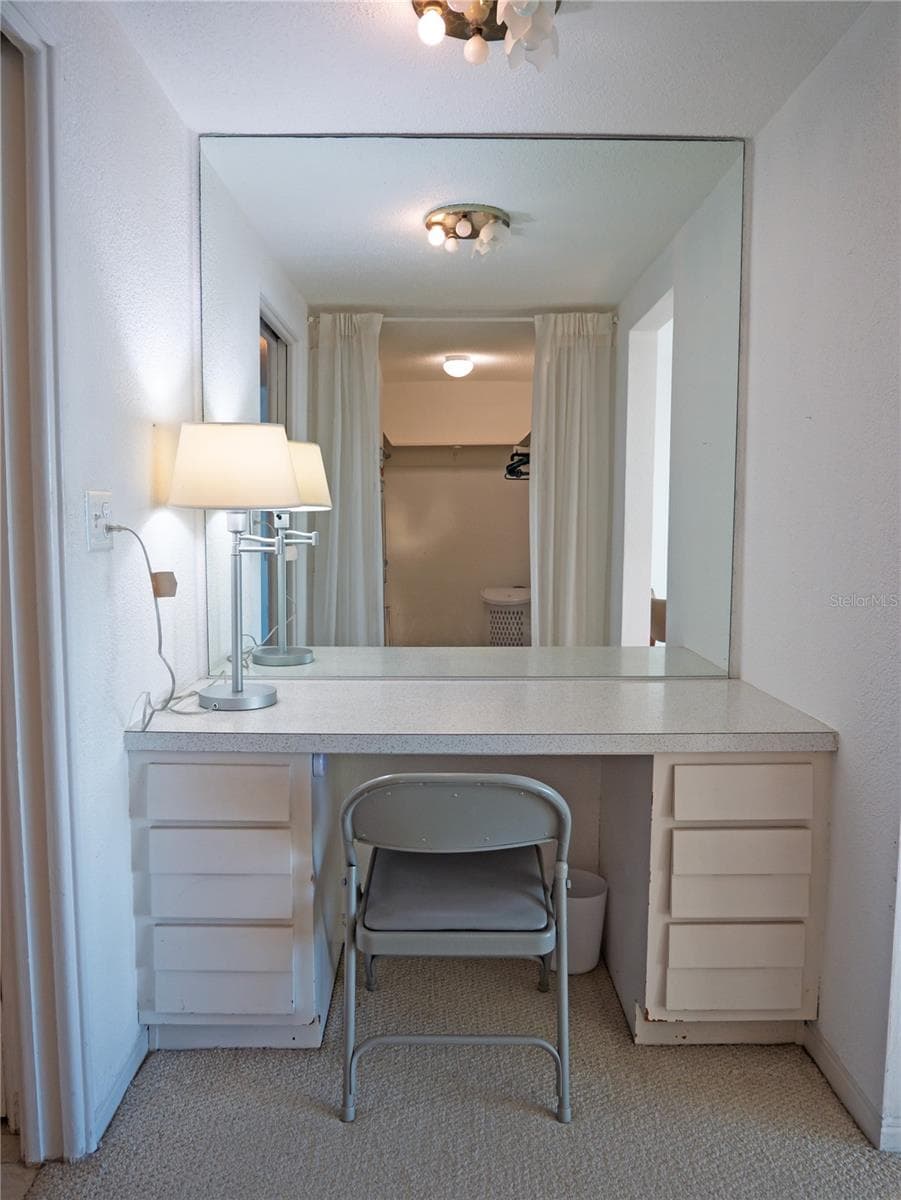 Convenient work area - 7000 BEACH PLZ #202, ST PETE BEACH