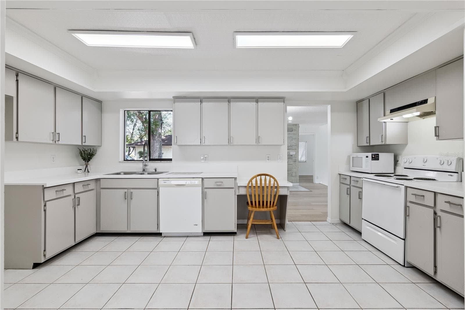 Kitchen - 110 HOLDERNESS DR, LONGWOOD