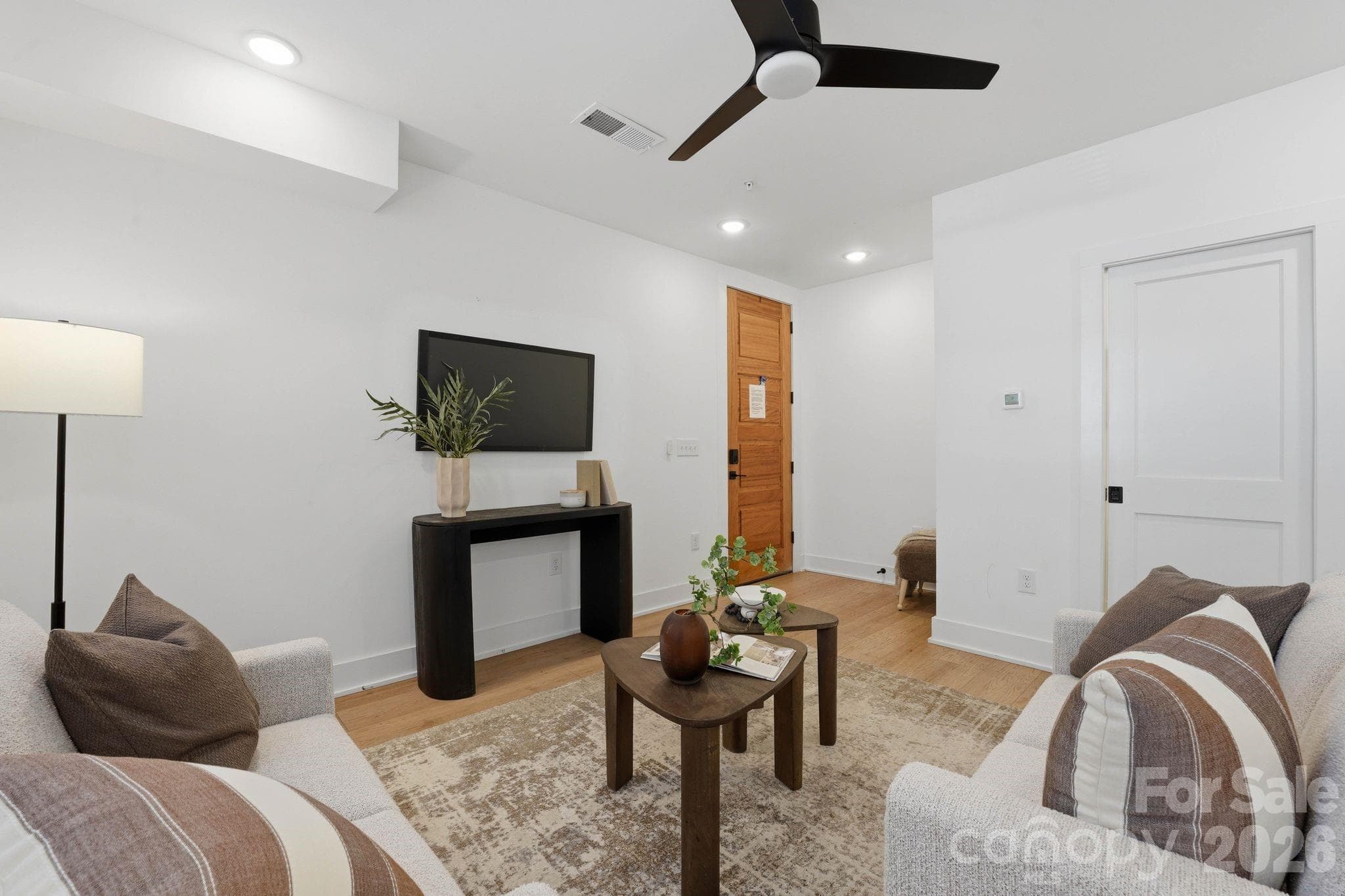 Condominium at Charlotte, photo 7 of 45