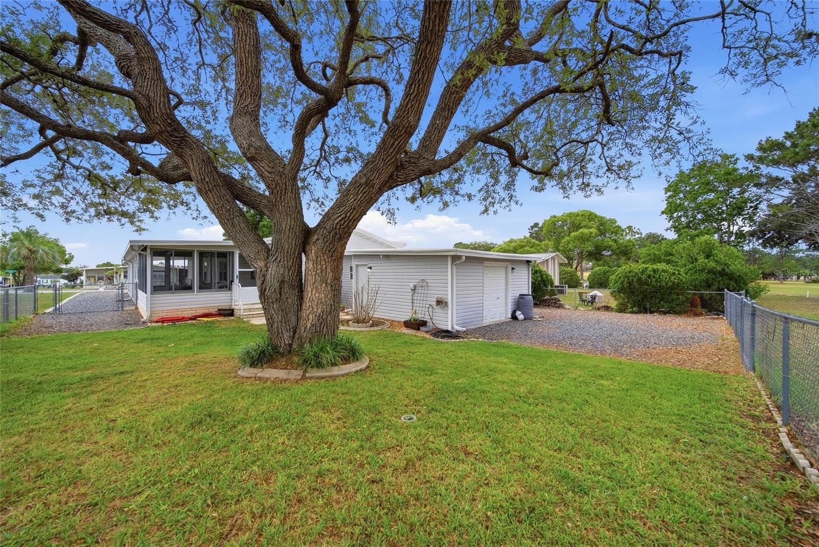 Manufactured Home at 8401 WEATHERFORD AVE, BROOKSVILLE, photo 24 of 33