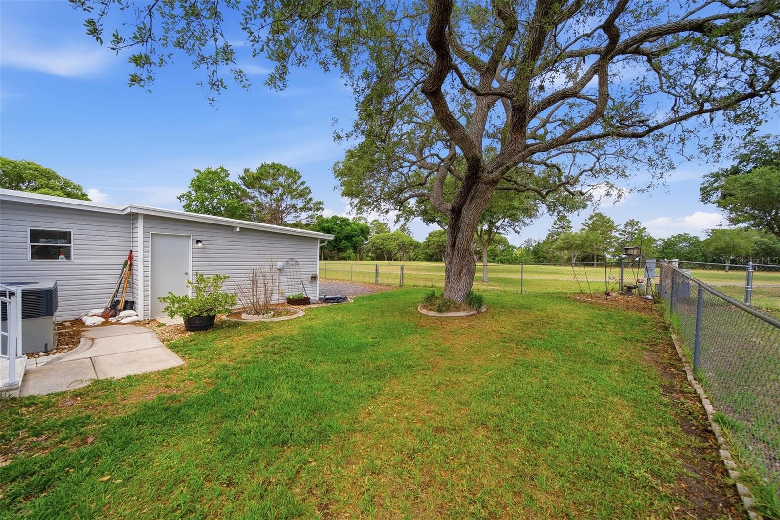 Manufactured Home at 8401 WEATHERFORD AVE, BROOKSVILLE, photo 25 of 33