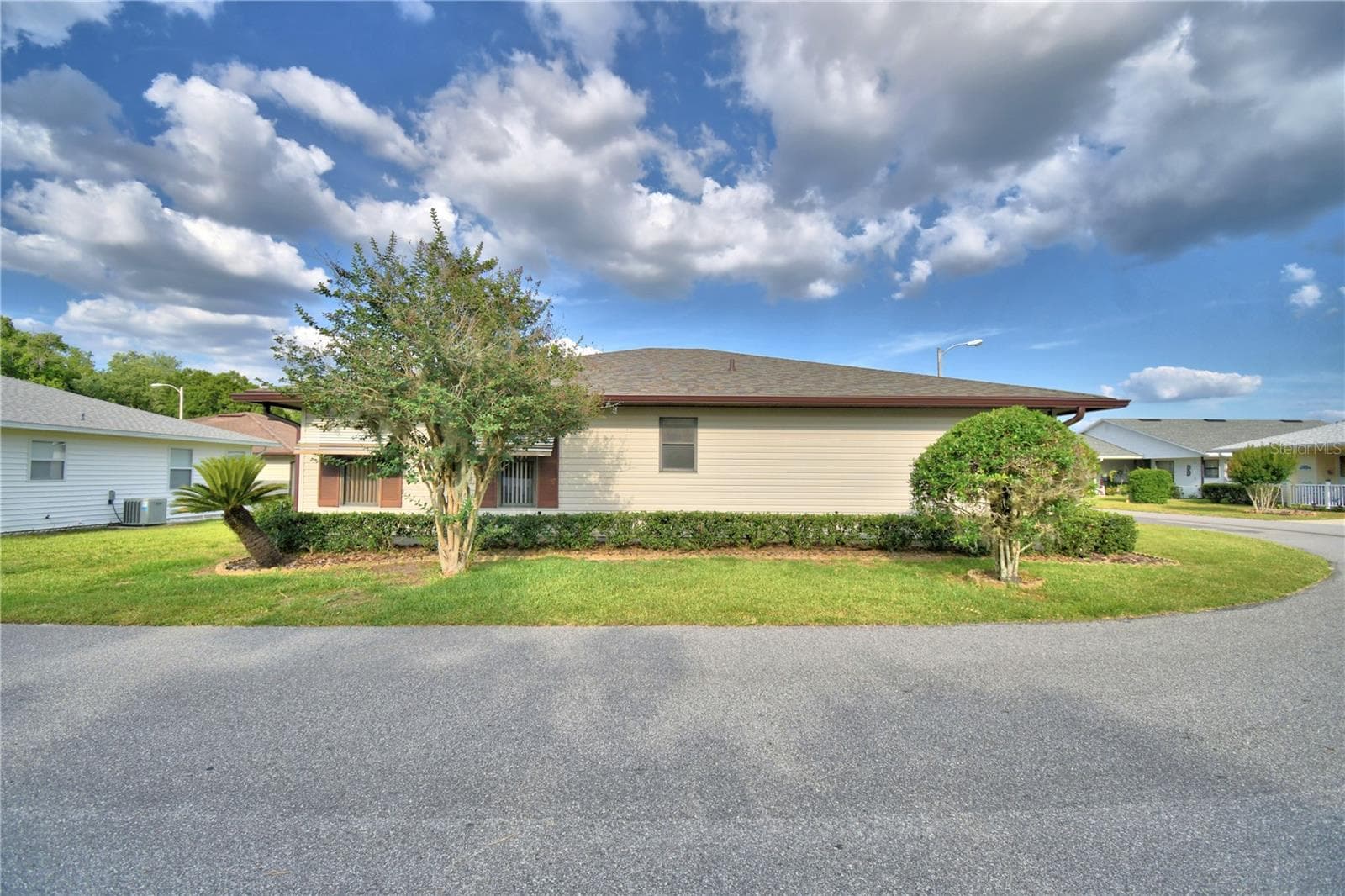 Single Family Residence at 4828 SQUIRE HOLLOW DR, LAKELAND, photo 4 of 111