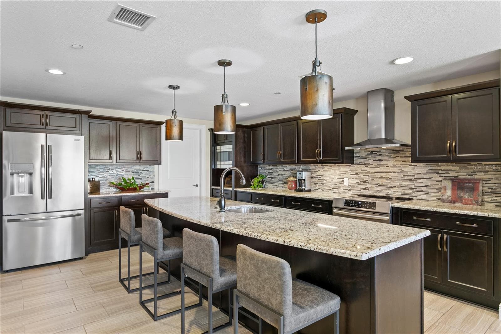 Condominium at 301 S GULFVIEW BLVD #604, CLEARWATER BEACH, photo 14 of 86