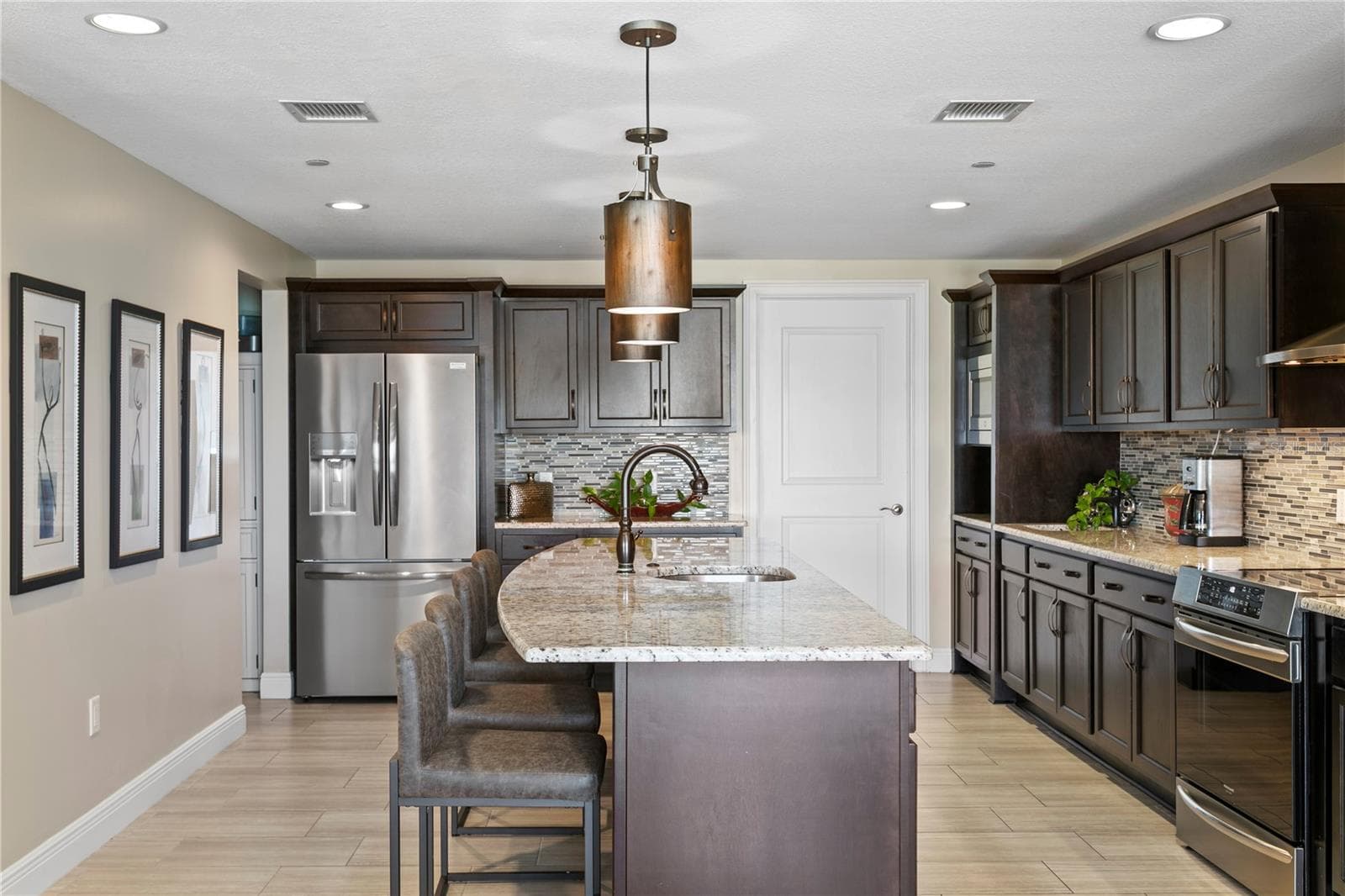 Condominium at 301 S GULFVIEW BLVD #604, CLEARWATER BEACH, photo 15 of 86