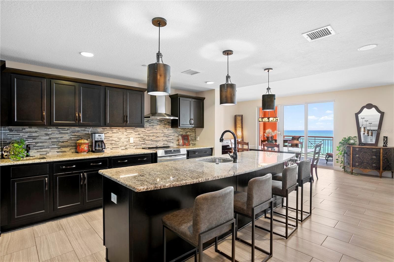 Condominium at 301 S GULFVIEW BLVD #604, CLEARWATER BEACH, photo 19 of 86