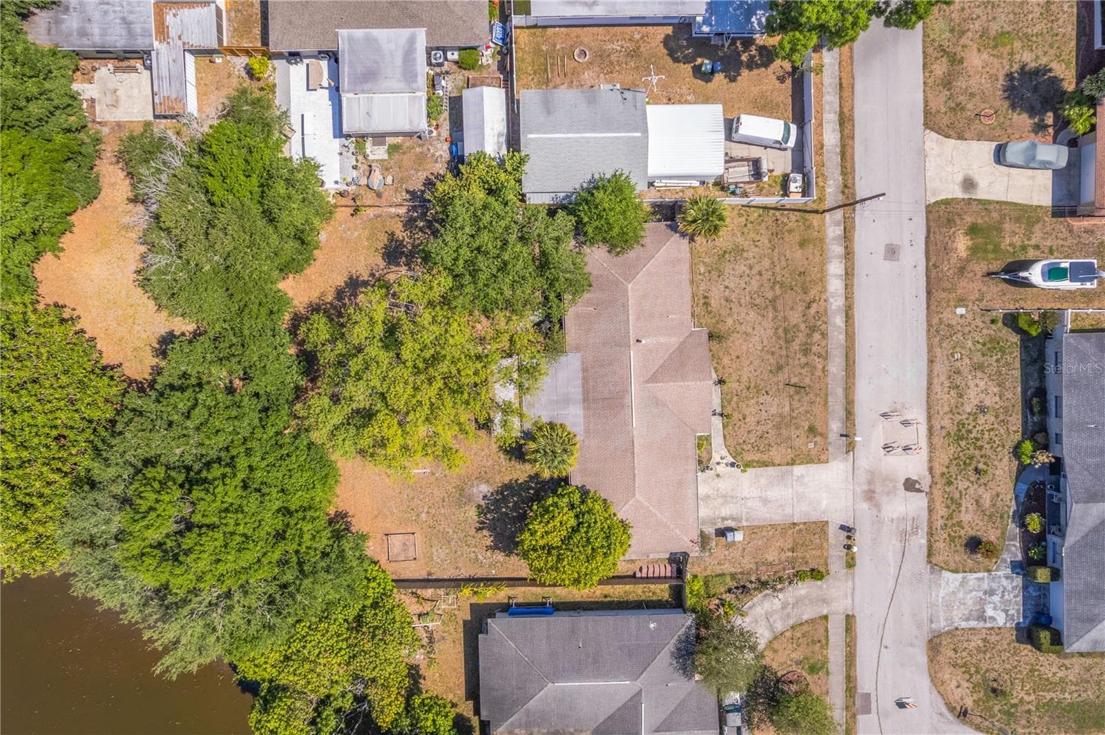Single Family Residence at 5007 S HESPERIDES ST, TAMPA, photo 3 of 34