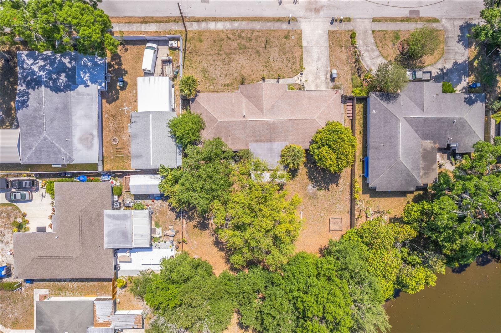 Single Family Residence at 5007 S HESPERIDES ST, TAMPA, photo 4 of 34