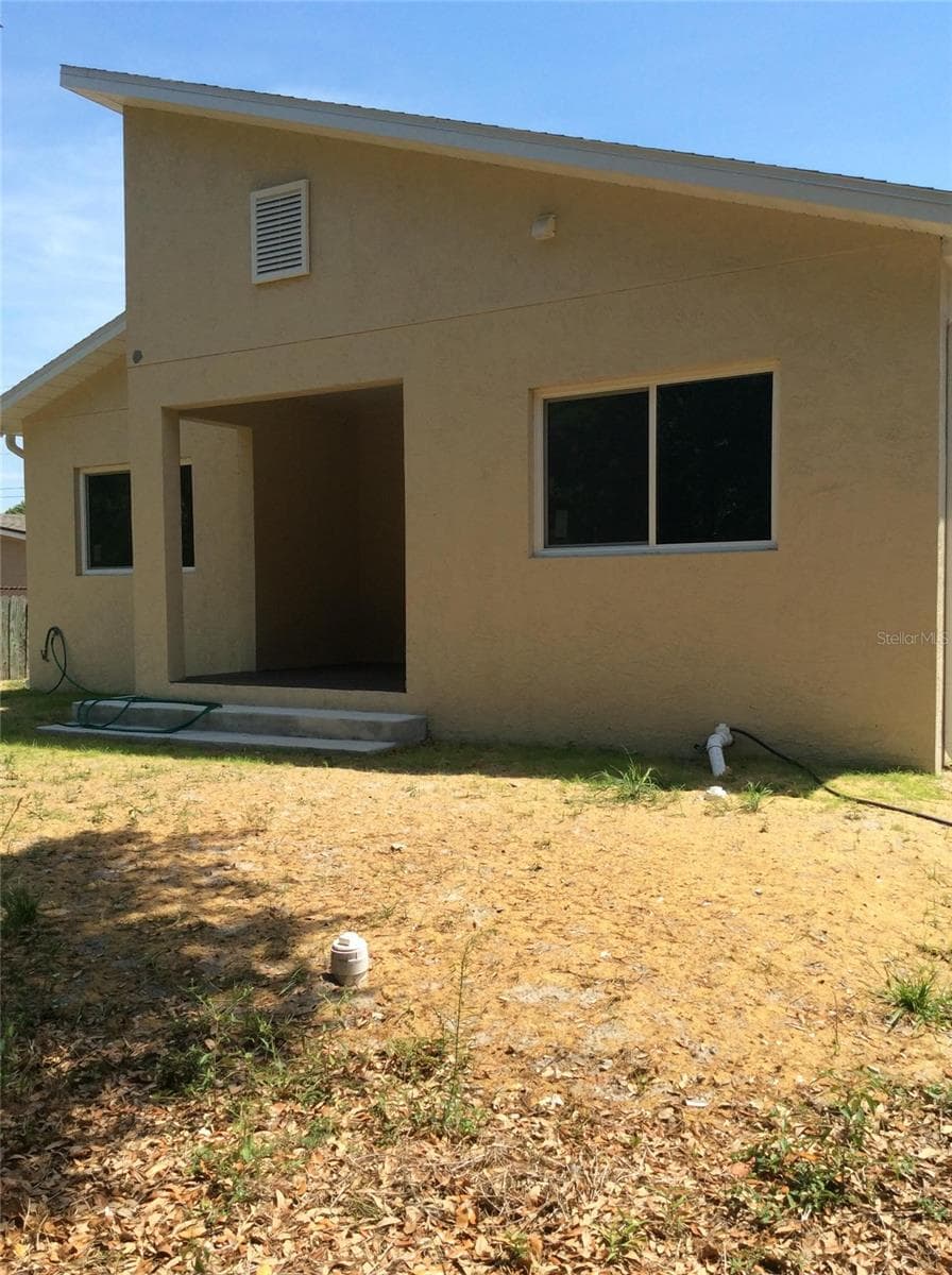 Single Family Residence at 2812 DURHAM ST, TAMPA, photo 10 of 12