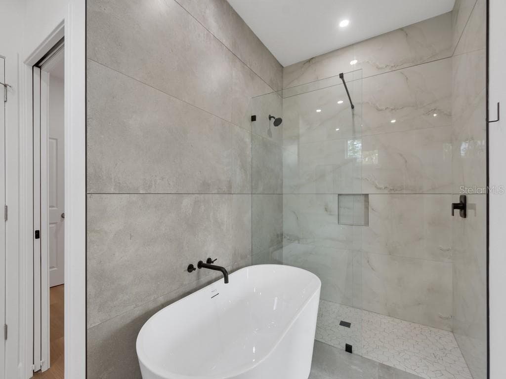 Primary Spa-Like Bath - 2602 DE GROODT RD SW, PALM BAY
