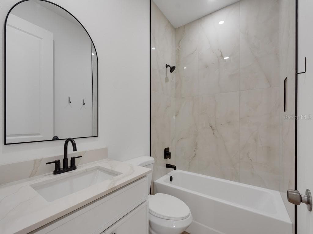 Jack and Jill Bath - 2602 DE GROODT RD SW, PALM BAY