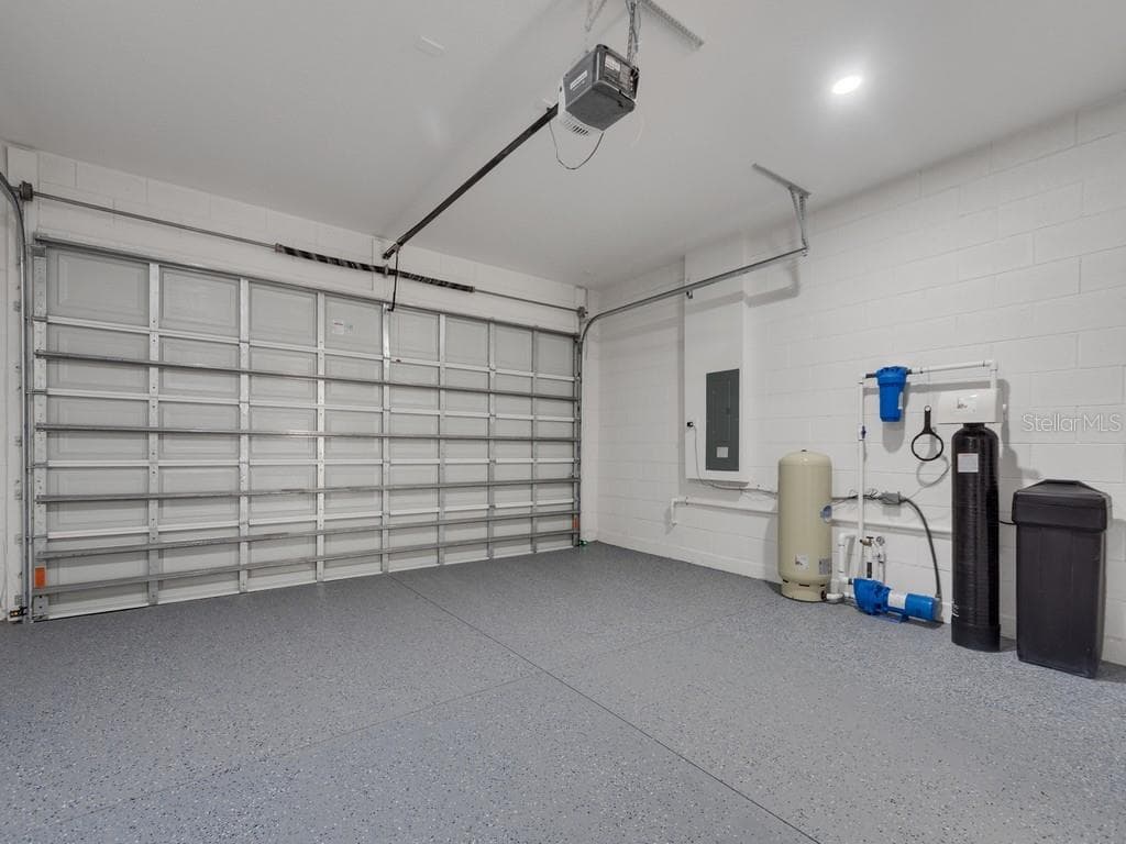 2 Car garage - 2602 DE GROODT RD SW, PALM BAY