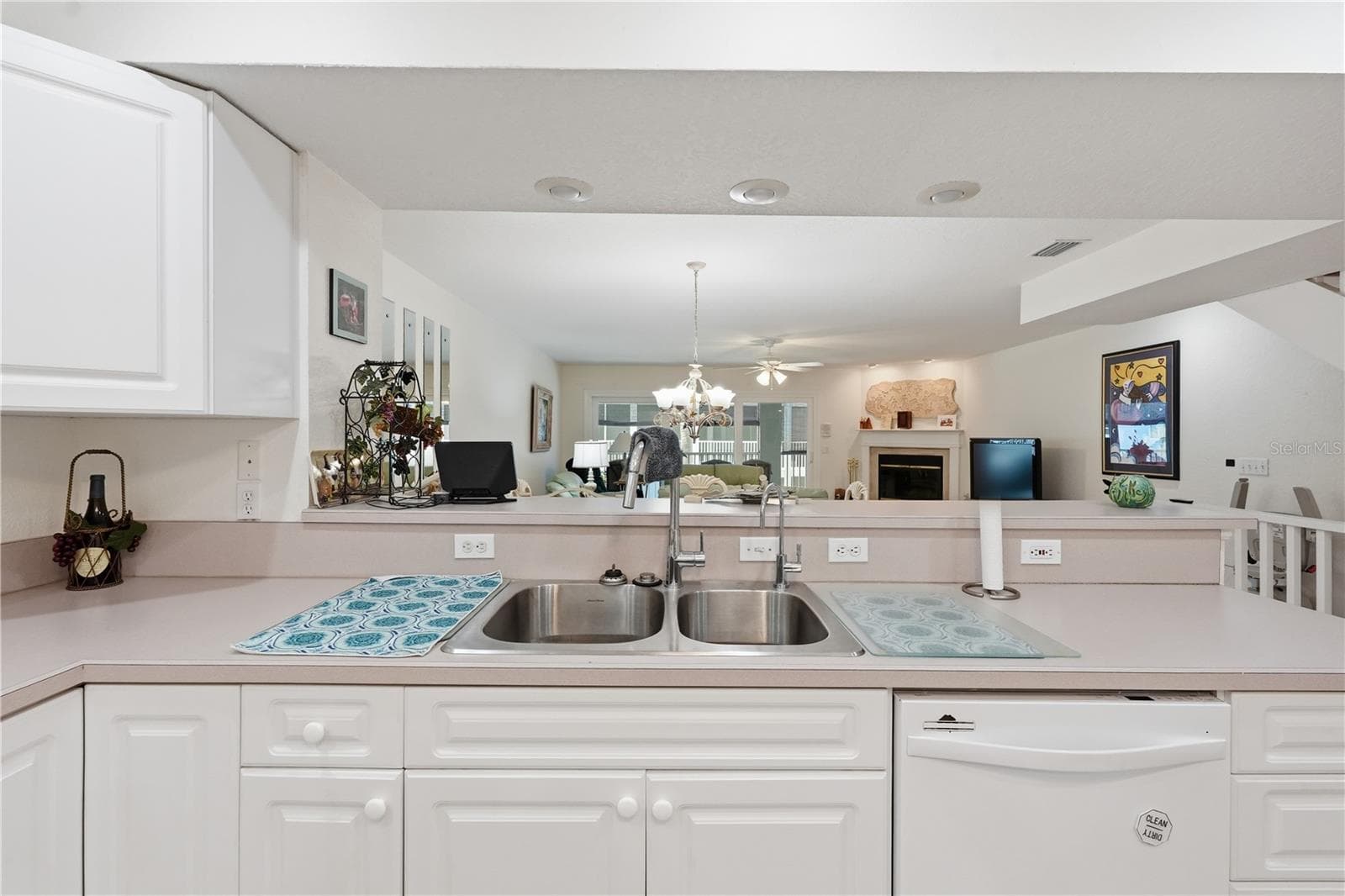 Townhouse at 545 PINELLAS BAYWAY S #302, ST PETERSBURG, photo 13 of 66