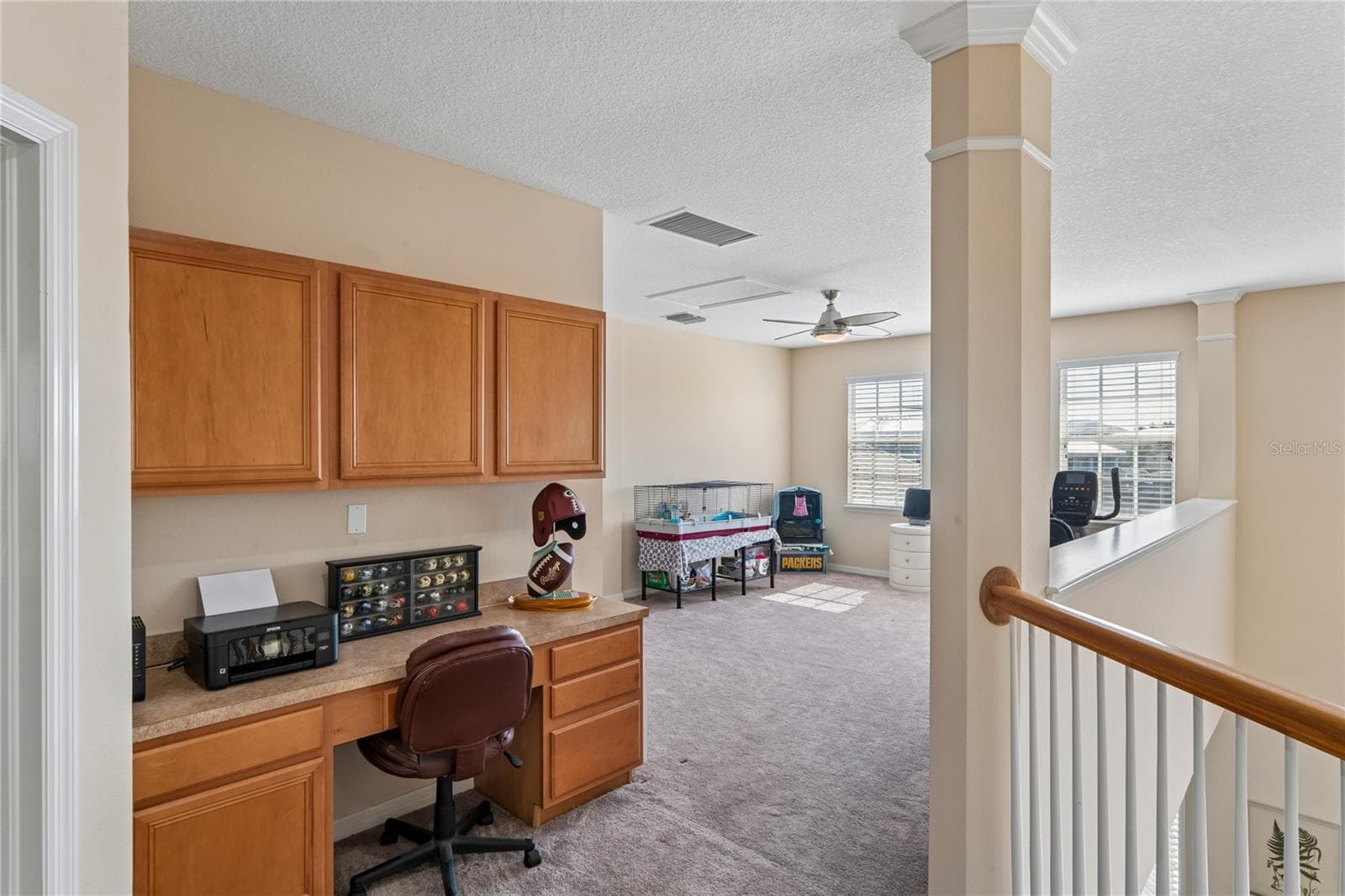Built-in work station and spacious loft - 5714 SEA TROUT PL, APOLLO BEACH