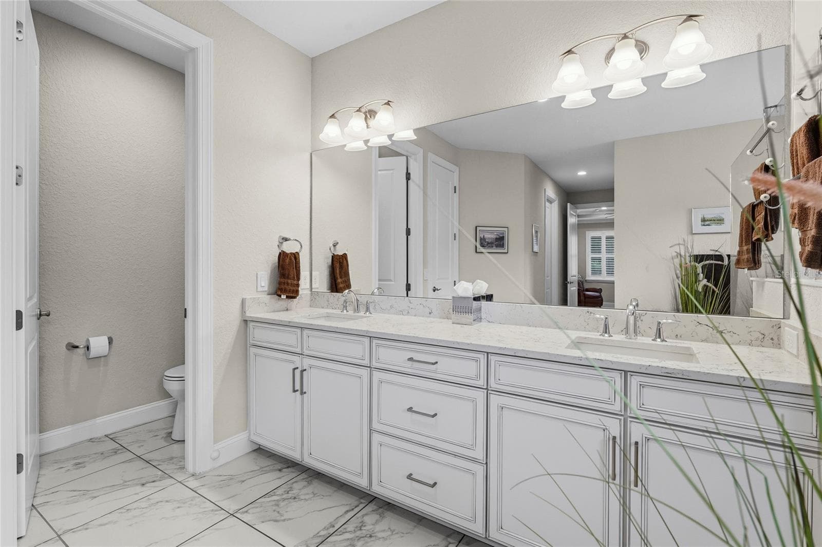 Single Family Residence at 617 MISTIFLOWER CIR, NOKOMIS, photo 24 of 81