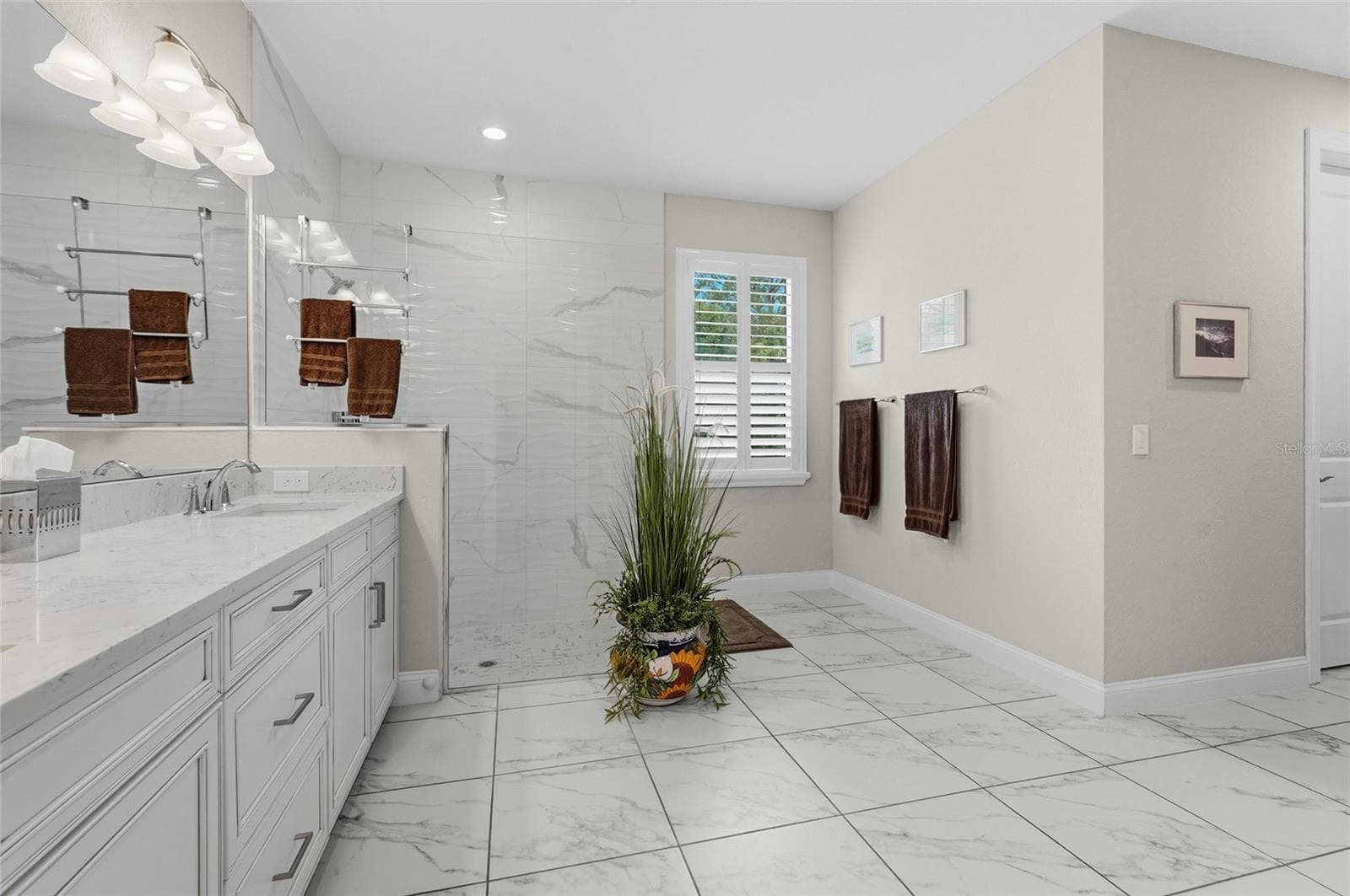Single Family Residence at 617 MISTIFLOWER CIR, NOKOMIS, photo 25 of 81