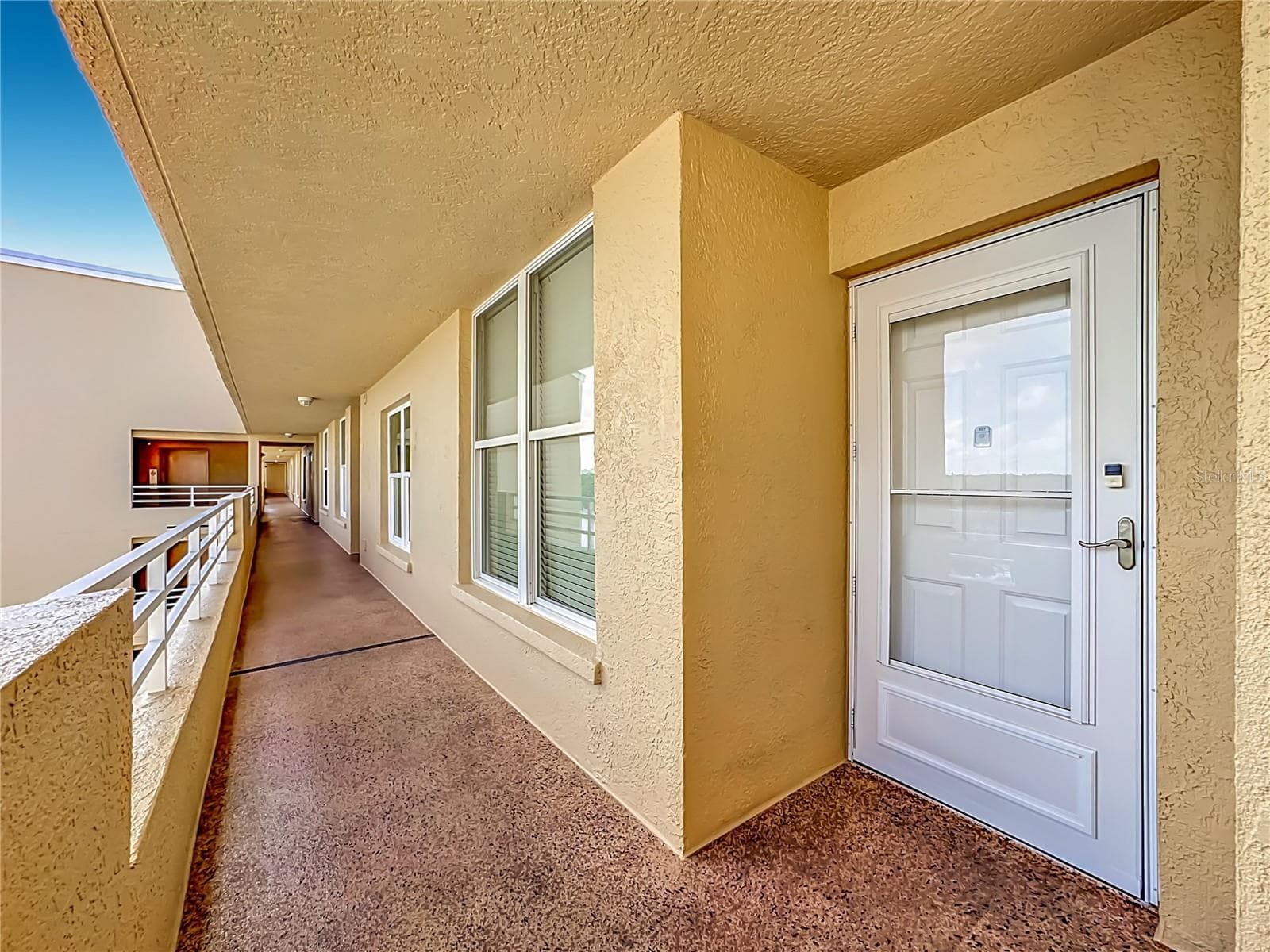 Welcome in!! - 3740 PINEBROOK CIR #607, BRADENTON