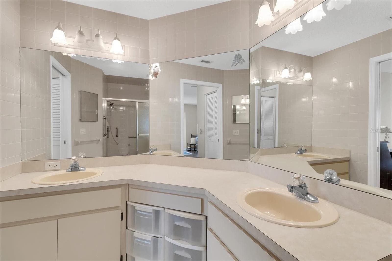 Condominium at 9058 ARUNDLE PL, NEW PORT RICHEY, photo 19 of 59