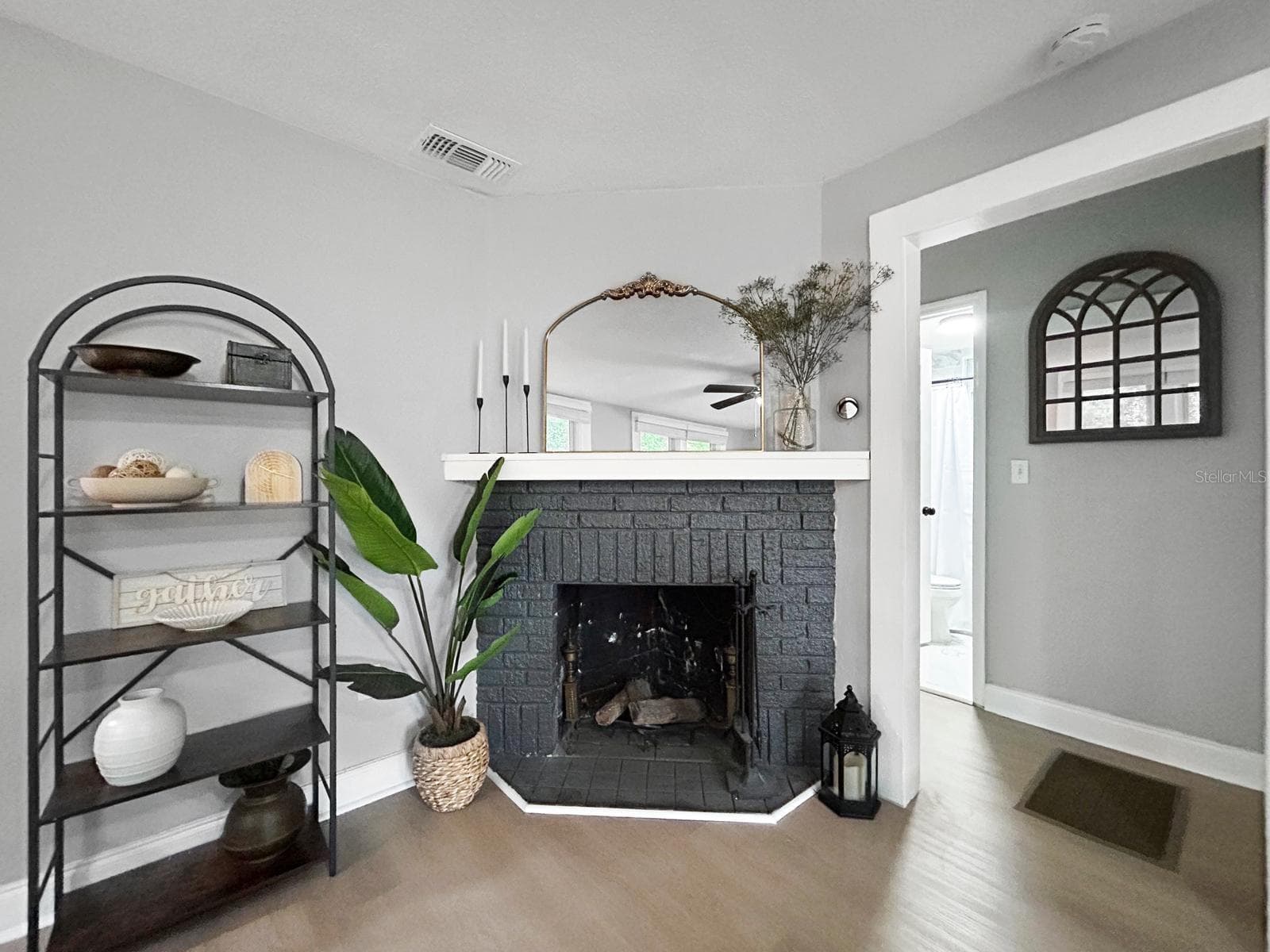 Original wood-burning fireplace - 1718 LAVON ST, LAKELAND