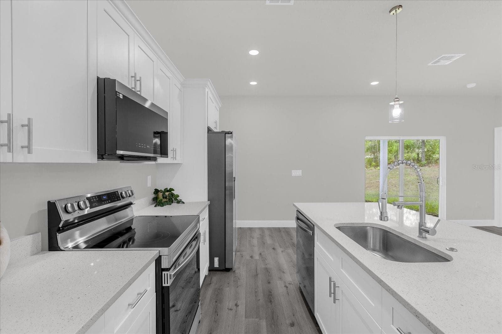 Single Family Residence at 1233 W SHADY LN, DUNNELLON, photo 12 of 33