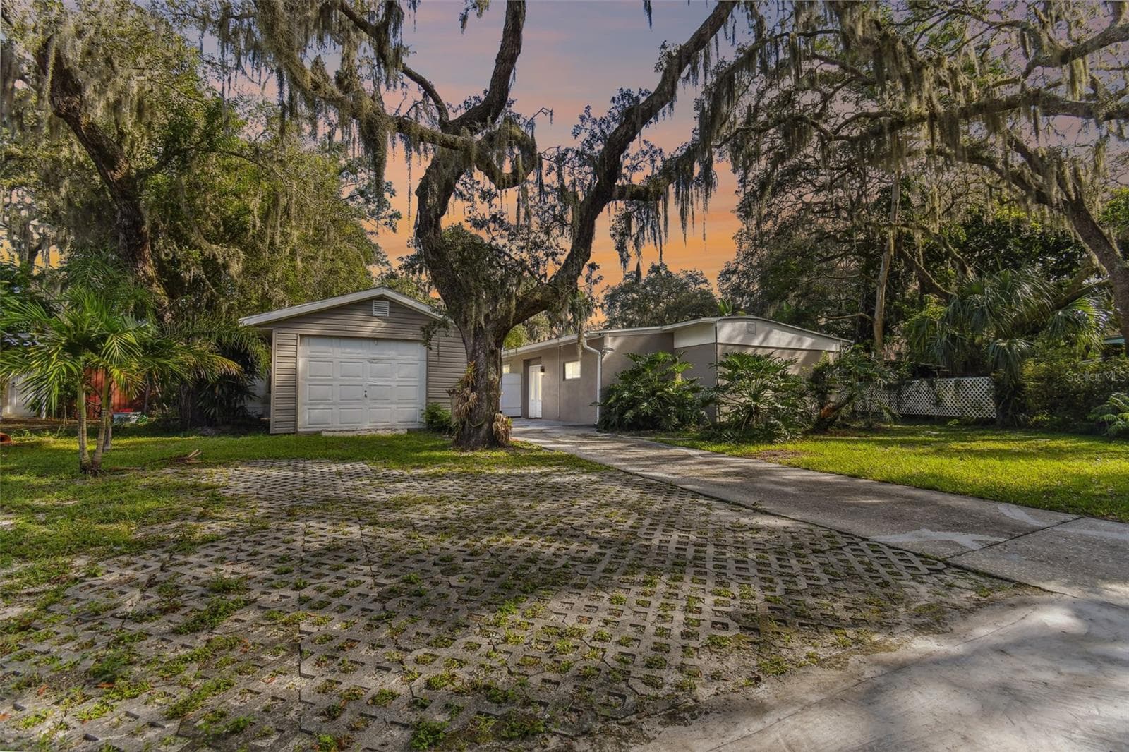 414 JOYCE AVE