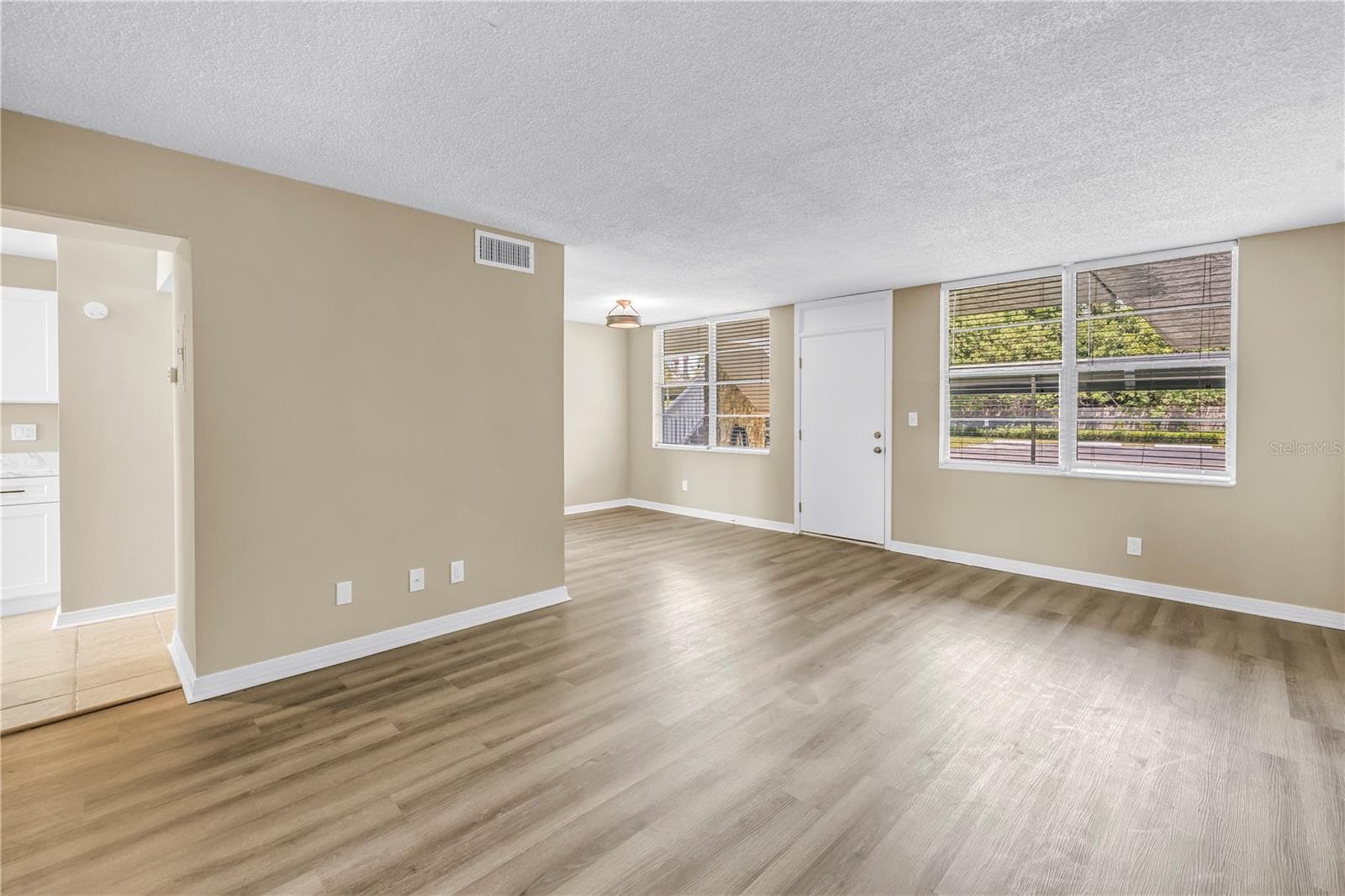 Condominium at 4720 LOCUST ST NE #116, ST PETERSBURG, photo 3 of 37